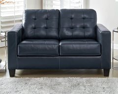 Altonbury Loveseat