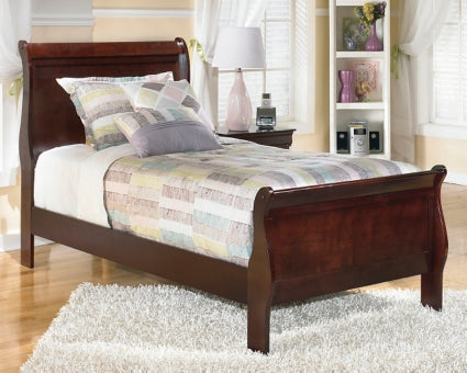 Alisdair Queen Sleigh Bed