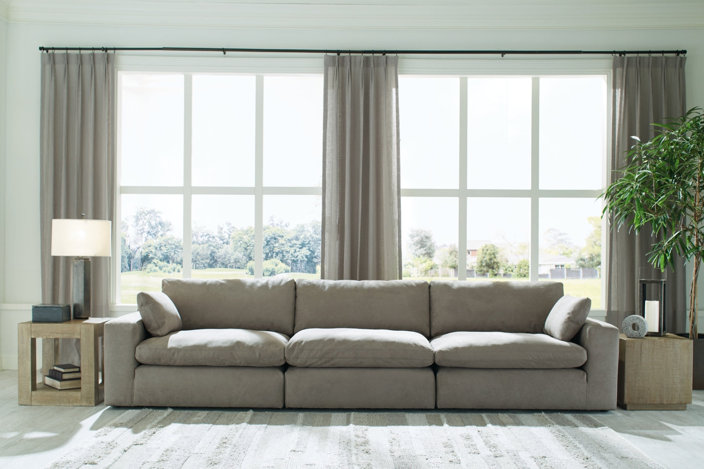 Next-Gen Gaucho 4-Piece Sectional with Ottoman - PKG013910