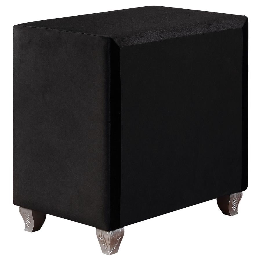 Deanna Black Eastern King Bed 4 Pc Set