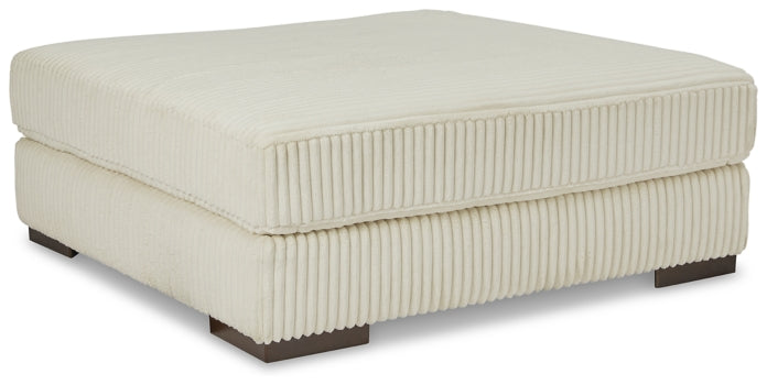 Lindyn 2-Piece Sectional with Ottoman - PKG014502
