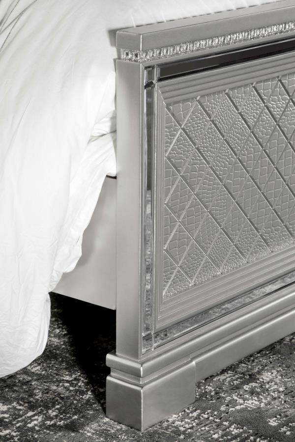 Eleanor Silver Eastern King Bed