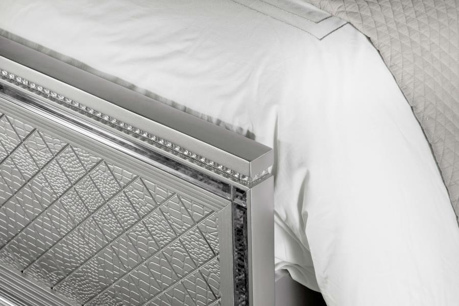Eleanor Silver Queen Bed