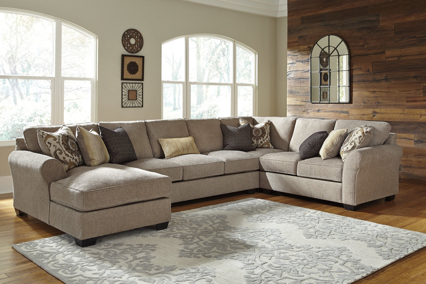 Pantomine 4-Piece Sectional with Ottoman - PKG010946