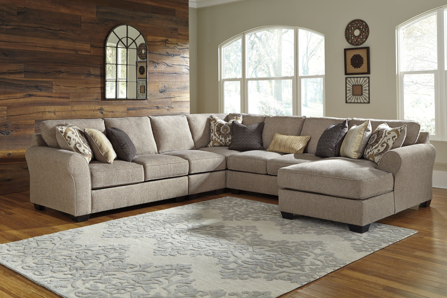 Pantomine 5-Piece Sectional with Ottoman - PKG010947