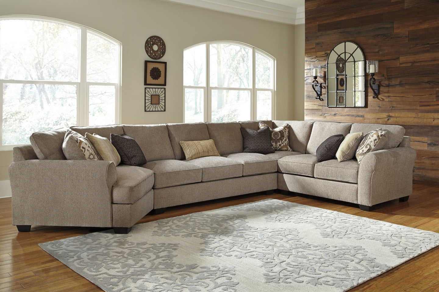 Pantomine 4-Piece Sectional with Ottoman - PKG010944