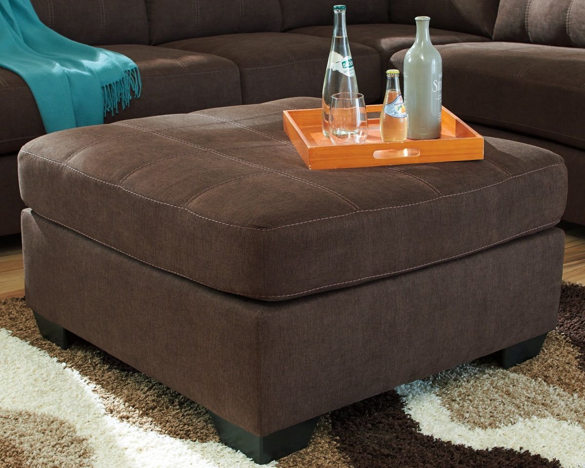 Maier 2-Piece Sectional with Ottoman - PKG010961