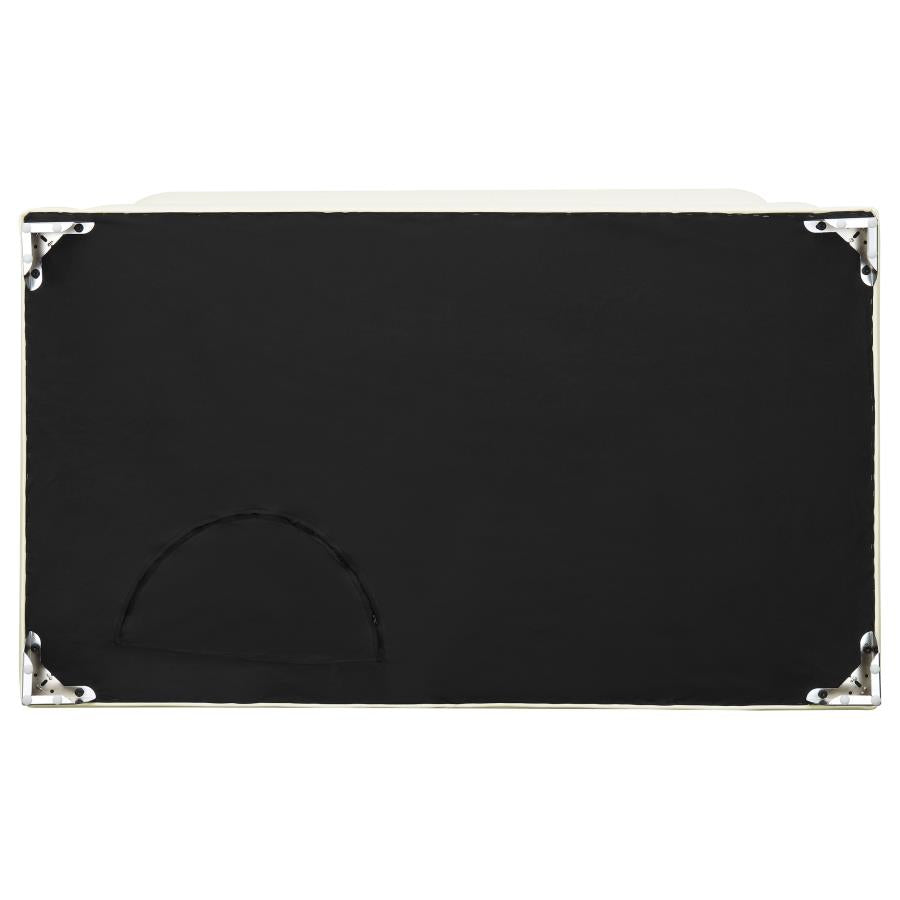 Chaviano Ivory Loveseat