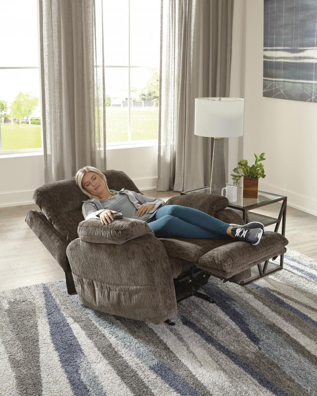 Refresher Power Headrest Power Rocker Recliner w/CR3 Heat/Msg/Lumbar