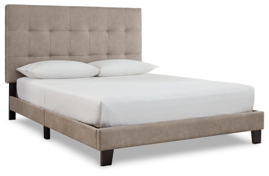 Adelloni Queen Upholstered Bed