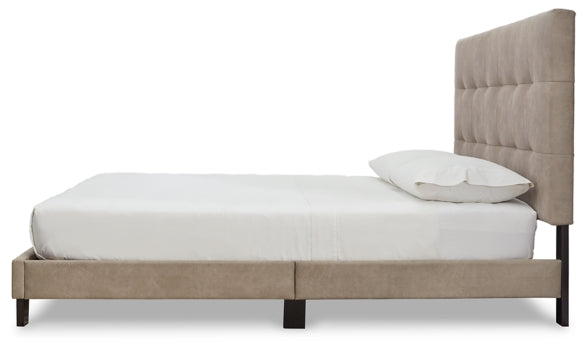 Adelloni Queen Upholstered Bed