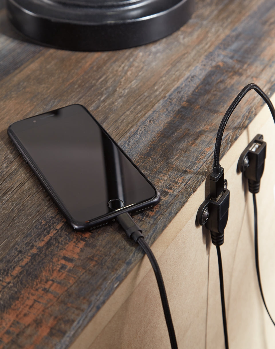 Drystan Queen Panel Bed with 2 Nightstands