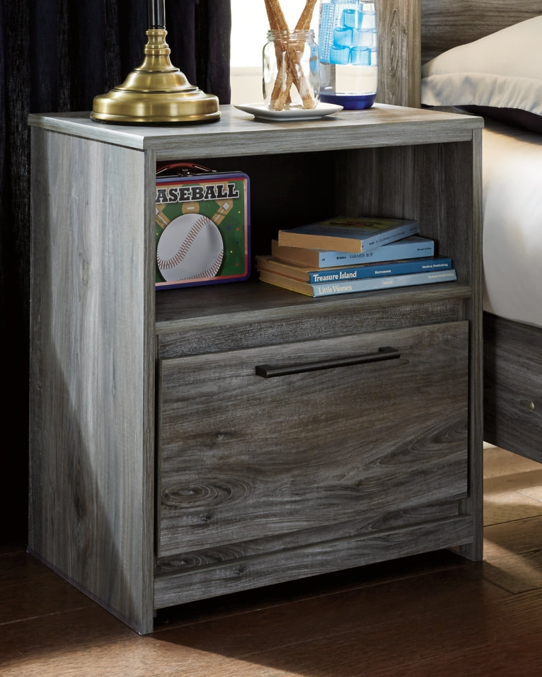 Baystorm King Panel Bed with Mirrored Dresser and 2 Nightstands