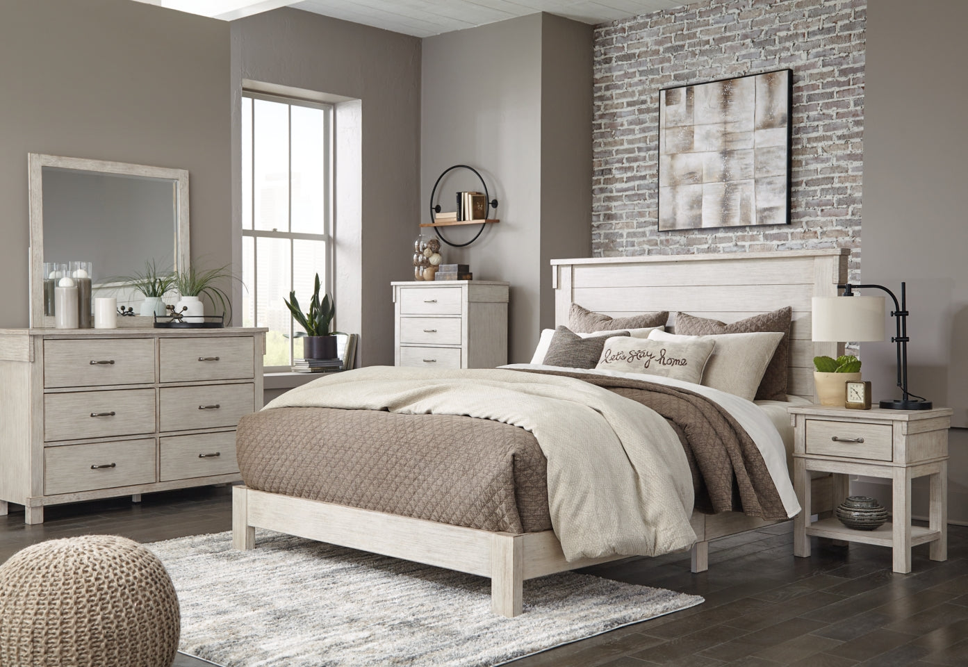 Hollentown Bedroom Sets