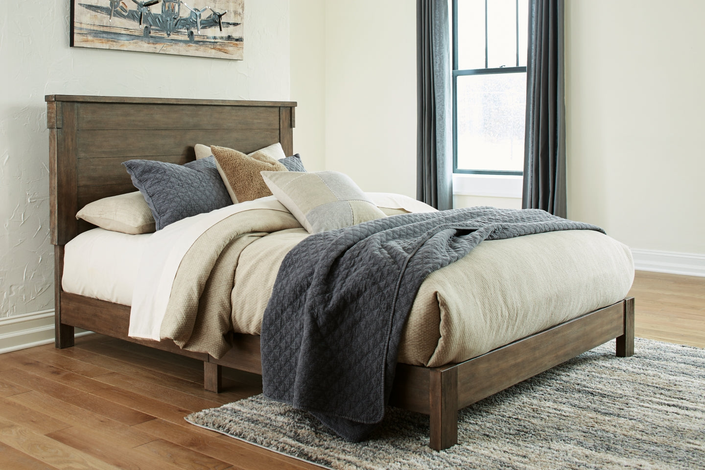 Shamryn King Panel Bed with Mirrored Dresser, Chest and Nightstand