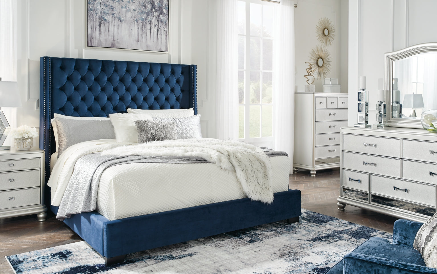 Coralayne Queen Upholstered Bed