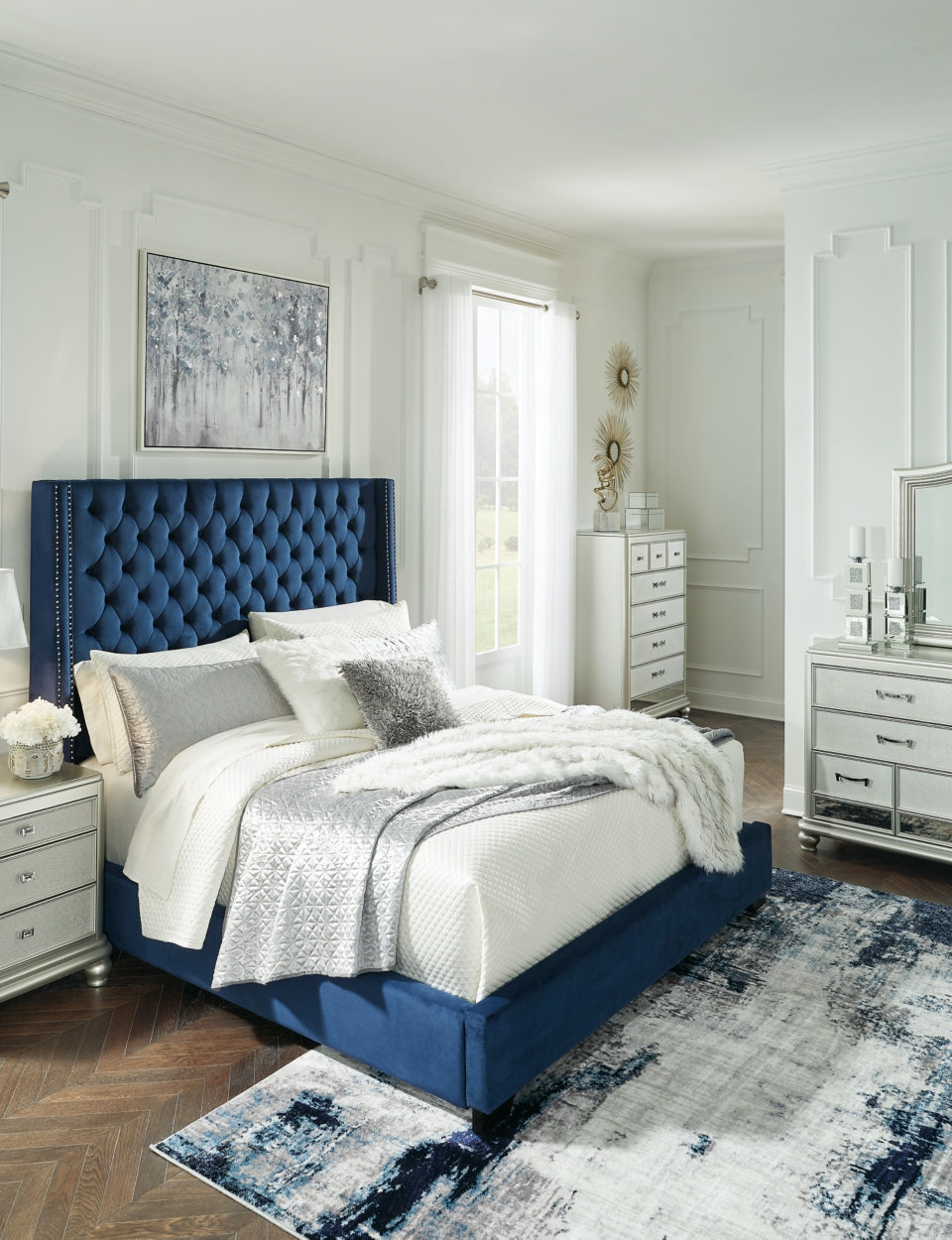 Coralayne Queen Upholstered Bed