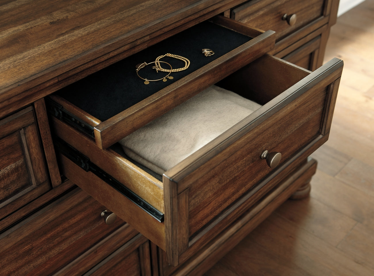 Flynnter Queen Panel Bed with 2 Storage Drawers with Mirrored Dresser