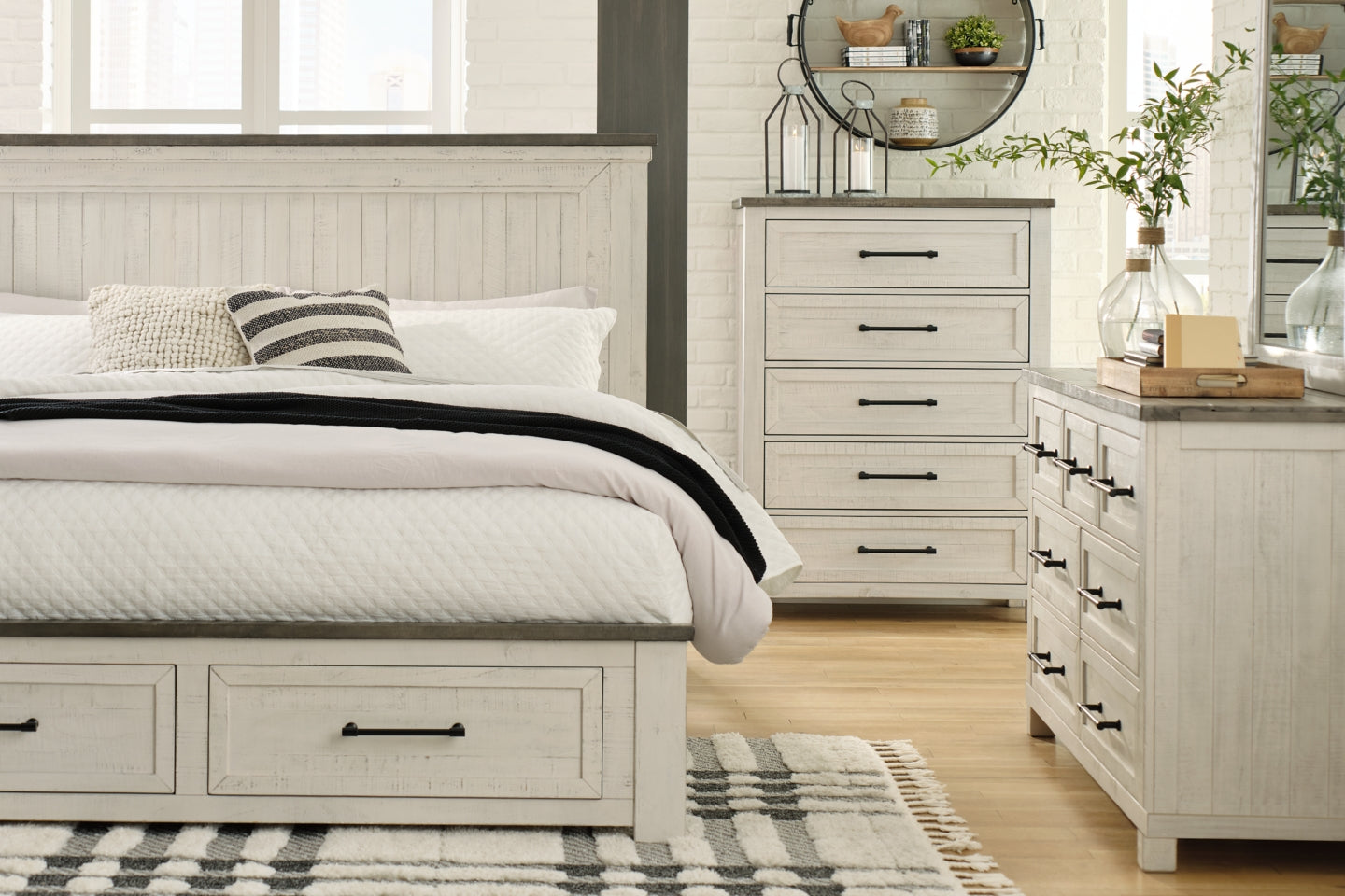 Brewgan Bedroom Sets