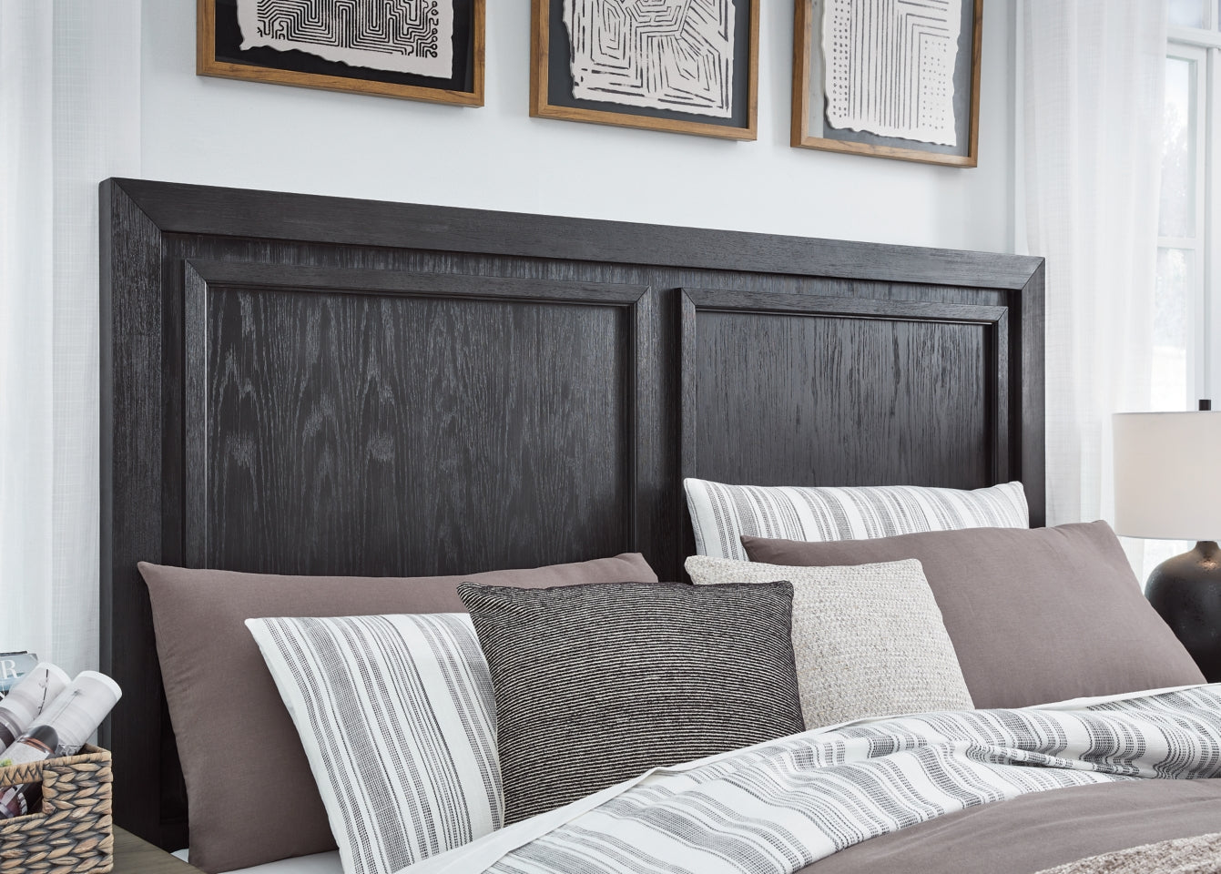 Foyland King Panel Storage Bed