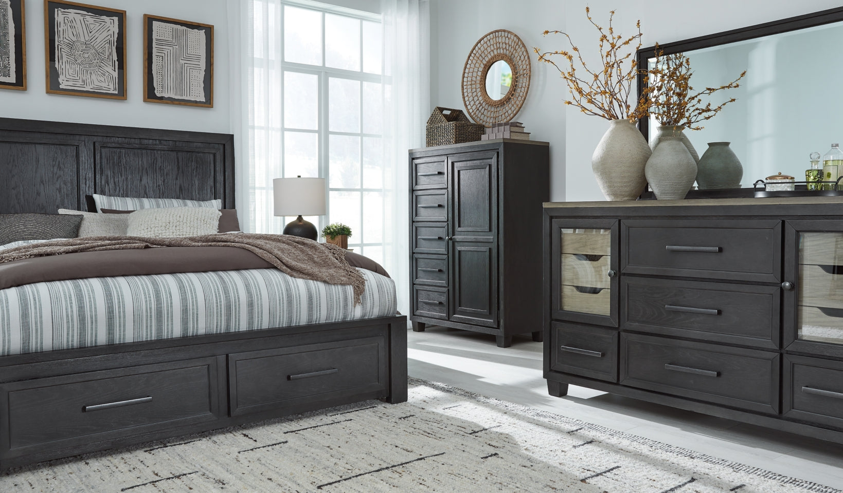 Foyland Bedroom Sets