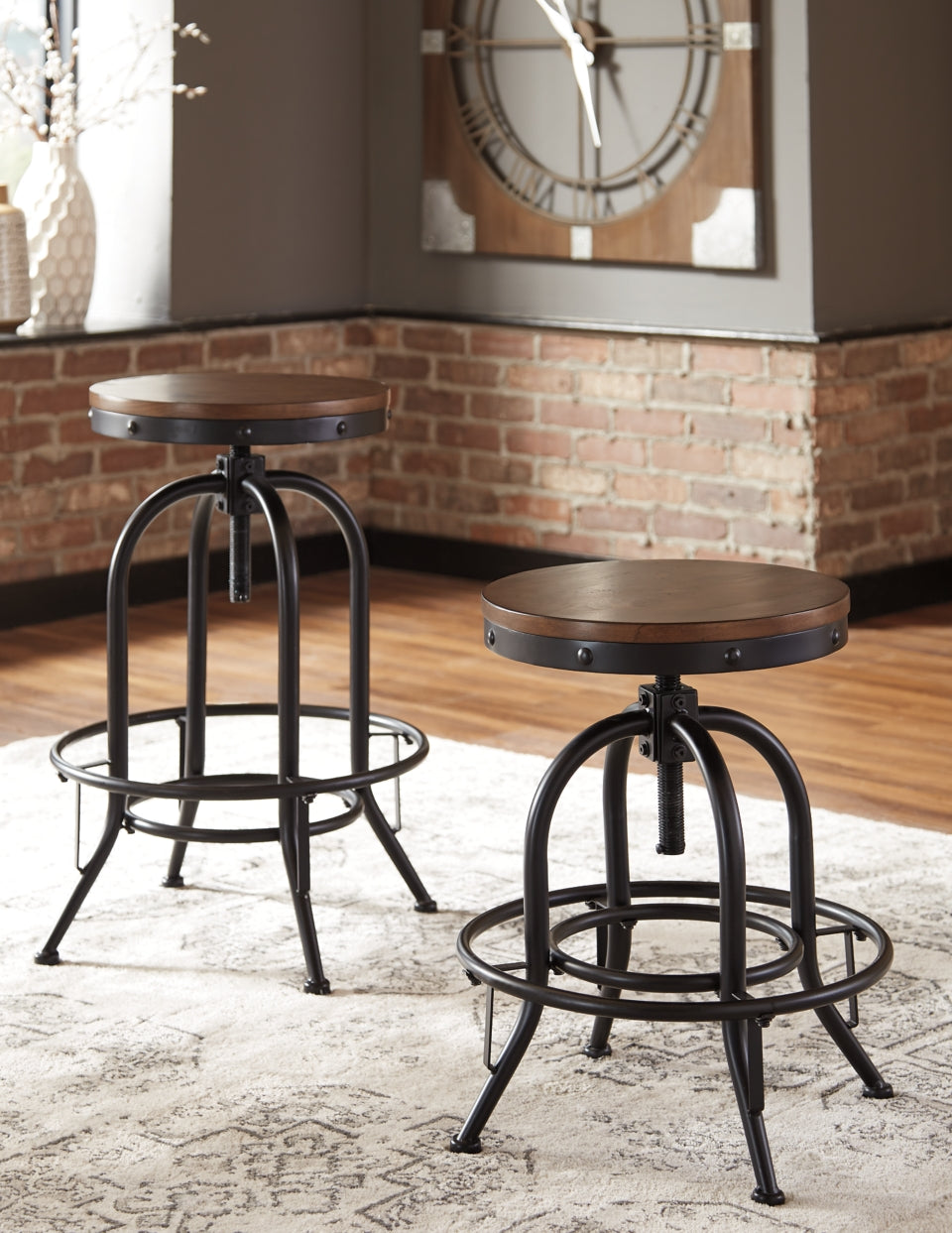 Valebeck Counter Height Bar Stool