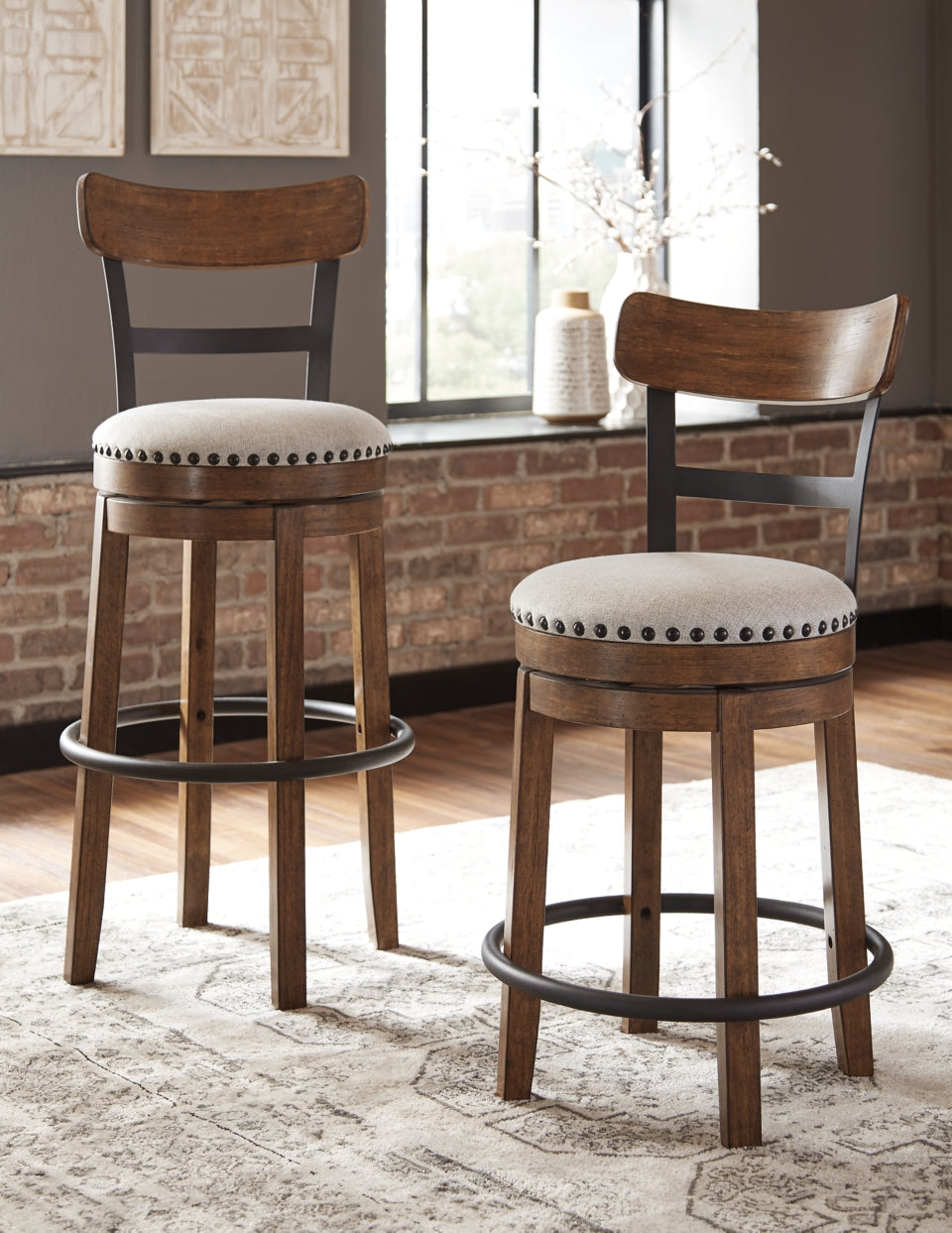 Valebeck Counter Height Bar Stool
