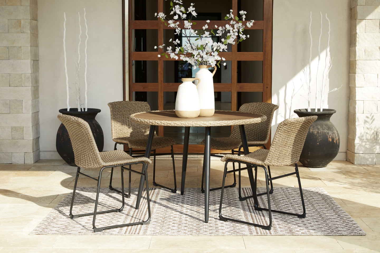 Amaris Outdoor Dining Table with 4 Chairs
