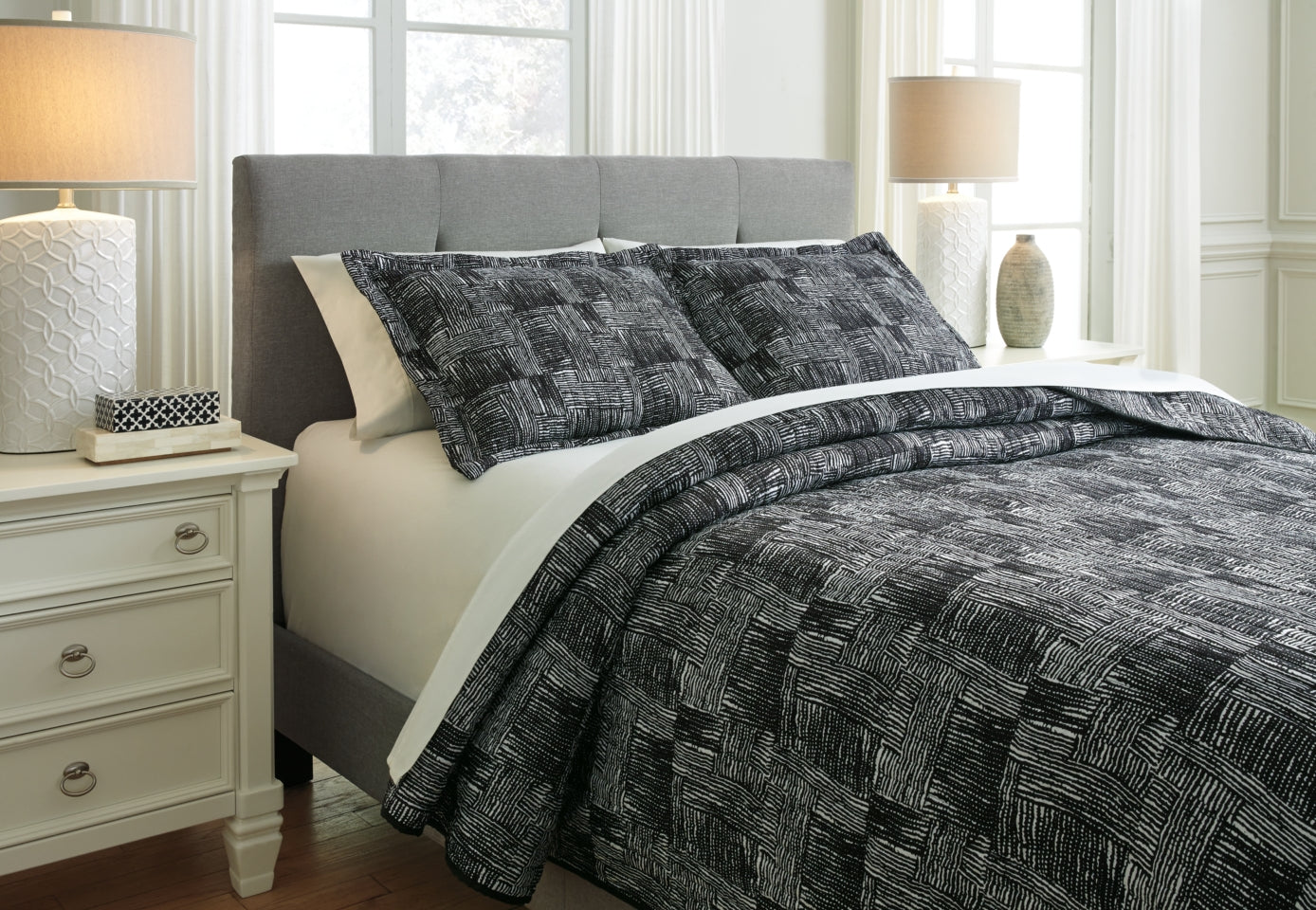 Jabesh 3-Piece Queen Quilt Set