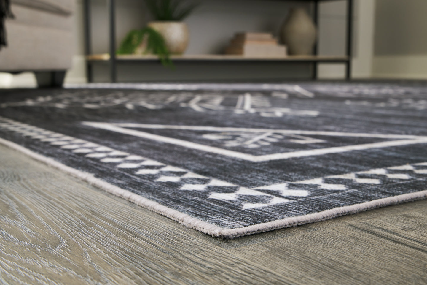 Arloman 7'5" x 9'6" Rug