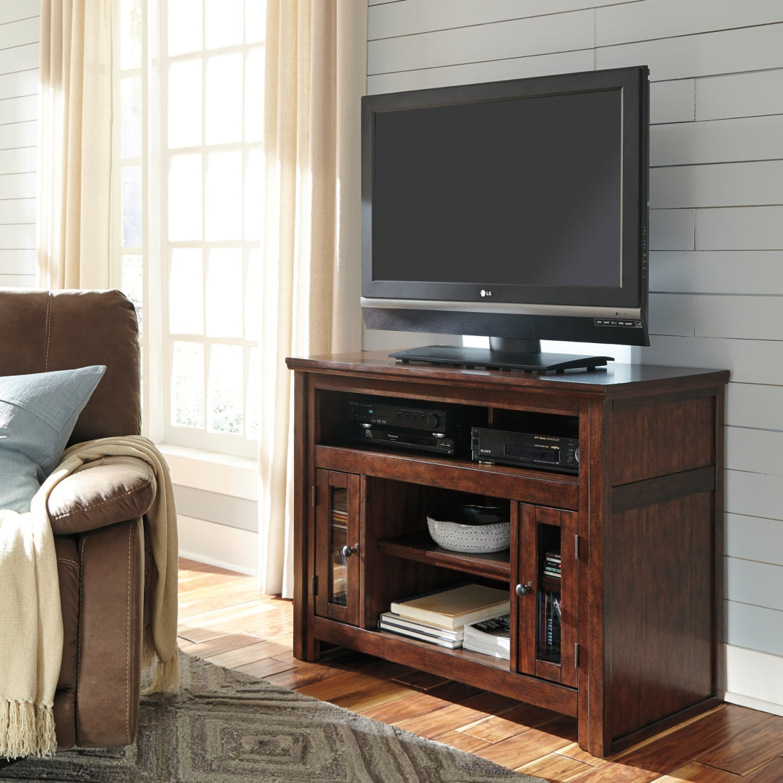 Harpan 42" TV Stand - The Bargain Furniture